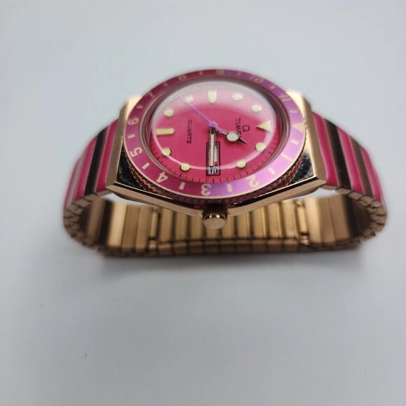 Timex Q Malibu 36mm Women’s Watch Gold & Pink Stainless Steel Day-Date Quartz - Picture 5 of 11